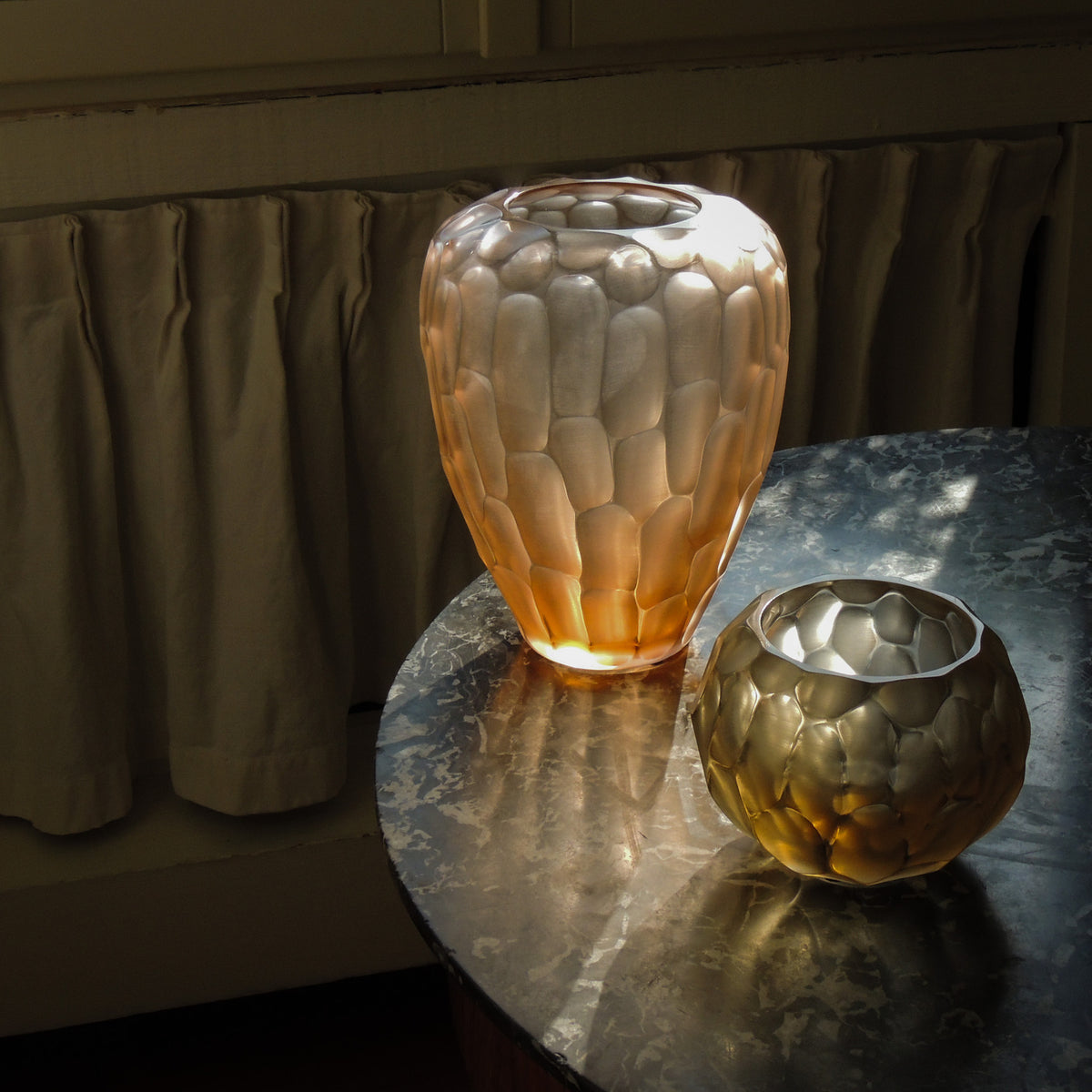 Goccia Rosé vase, side view